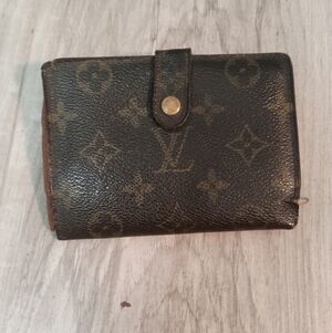 LOUIS VUITTON Kiss-Lock Monogram Canvas Leather Bifold Wallet